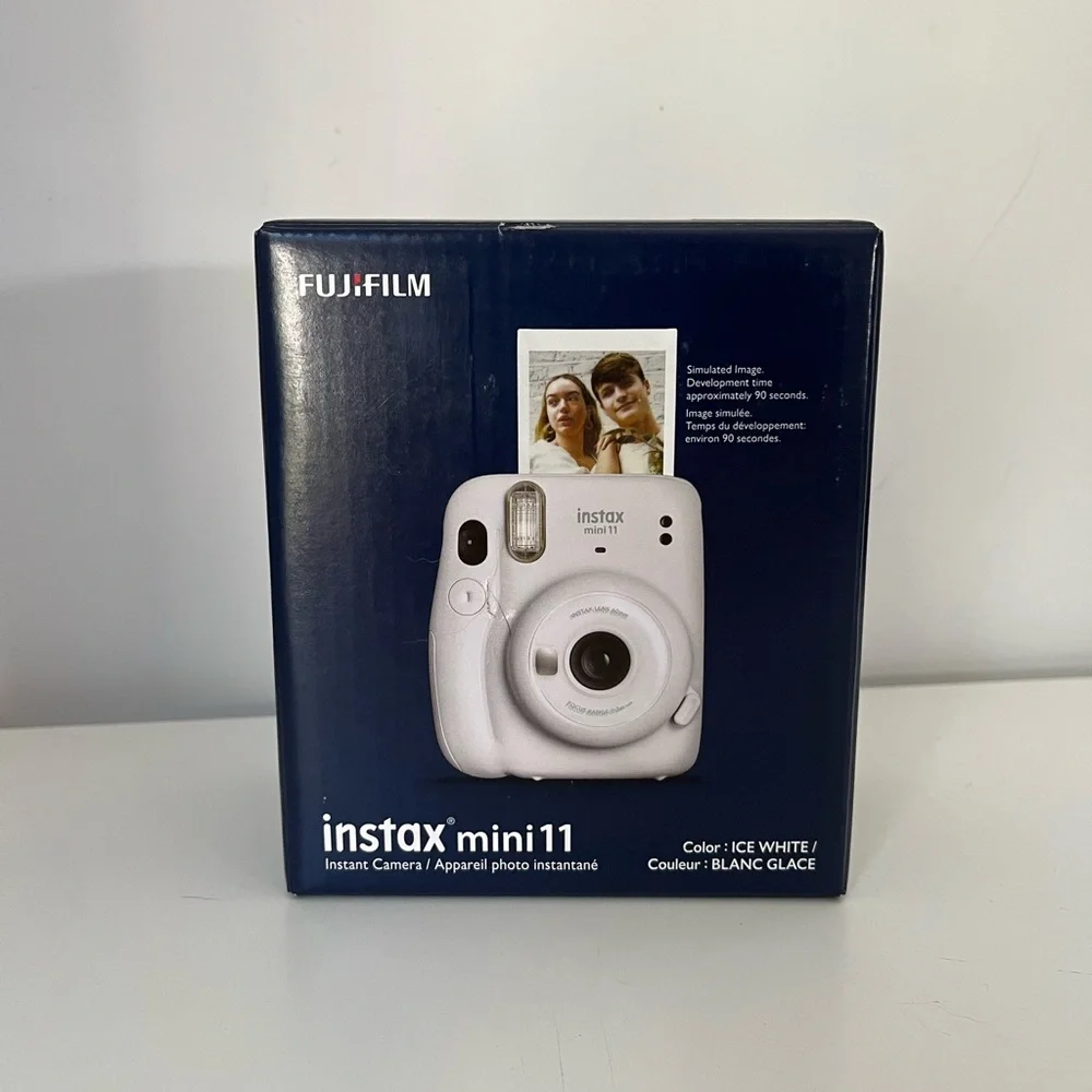 NWT Fujifilm Instax Mini SE Instant Camera - White